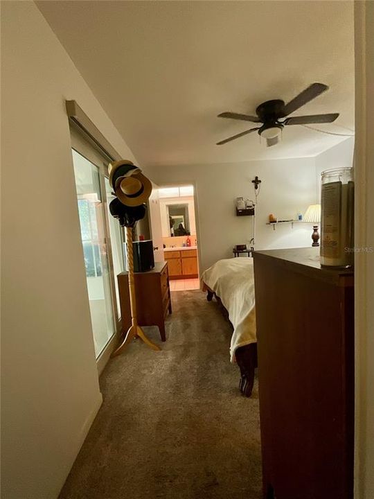 待售: $249,500 (2 贝兹, 2 浴室, 890 平方英尺)