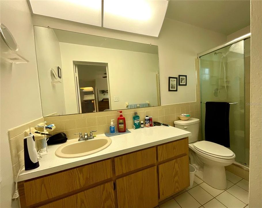 待售: $249,500 (2 贝兹, 2 浴室, 890 平方英尺)