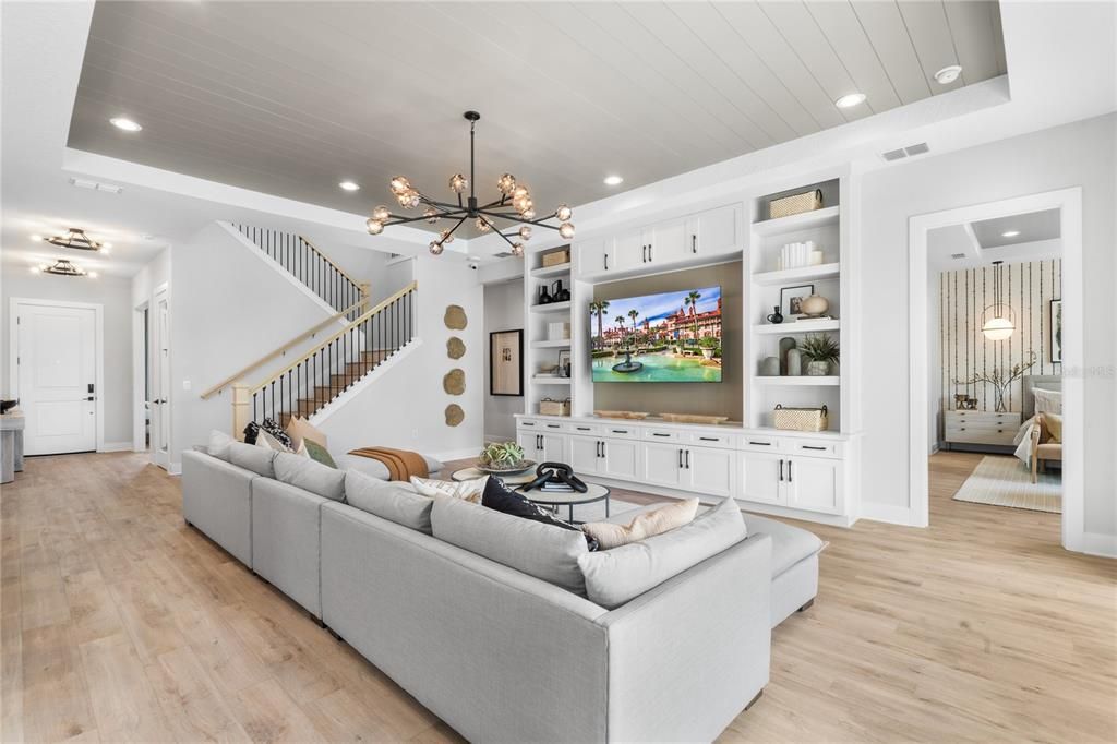 For Sale: $933,946 (5 beds, 4 baths, 3987 Square Feet)