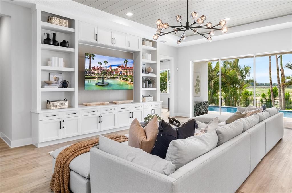 For Sale: $933,946 (5 beds, 4 baths, 3987 Square Feet)