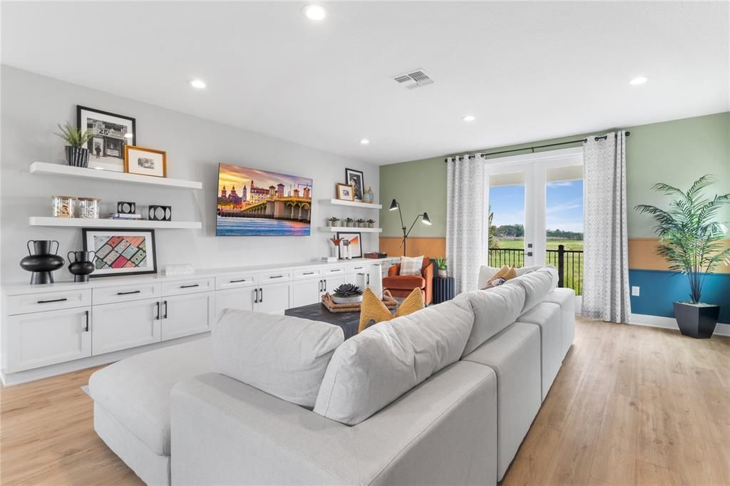 For Sale: $933,946 (5 beds, 4 baths, 3987 Square Feet)