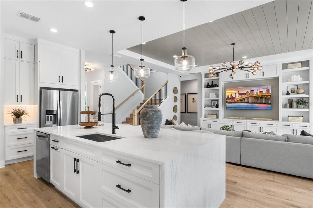 For Sale: $933,946 (5 beds, 4 baths, 3987 Square Feet)