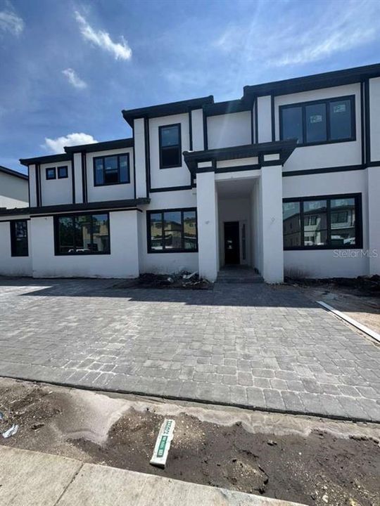 Vendido Recientemente: $1,799,300 (15 camas, 16 baños, 6374 Pies cuadrados)