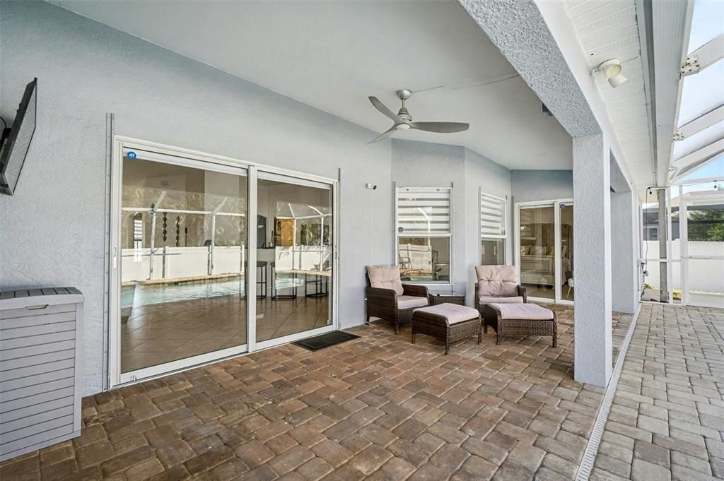 For Sale: $439,000 (4 beds, 2 baths, 2243 Square Feet)