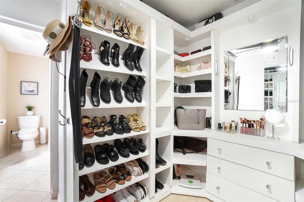 For Sale: $439,000 (4 beds, 2 baths, 2243 Square Feet)