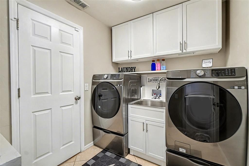 For Sale: $439,000 (4 beds, 2 baths, 2243 Square Feet)