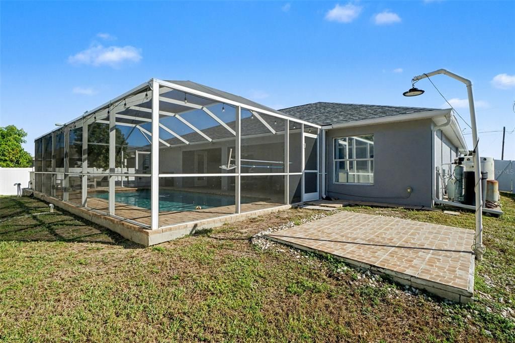 For Sale: $439,000 (4 beds, 2 baths, 2243 Square Feet)
