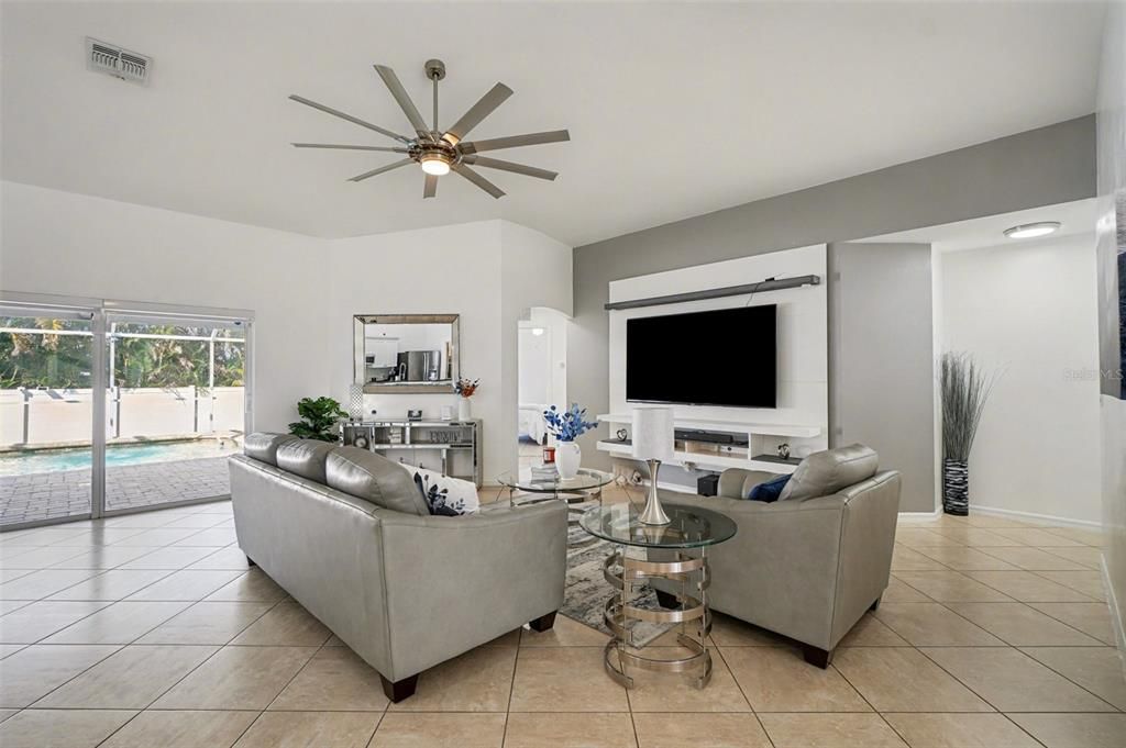 For Sale: $439,000 (4 beds, 2 baths, 2243 Square Feet)