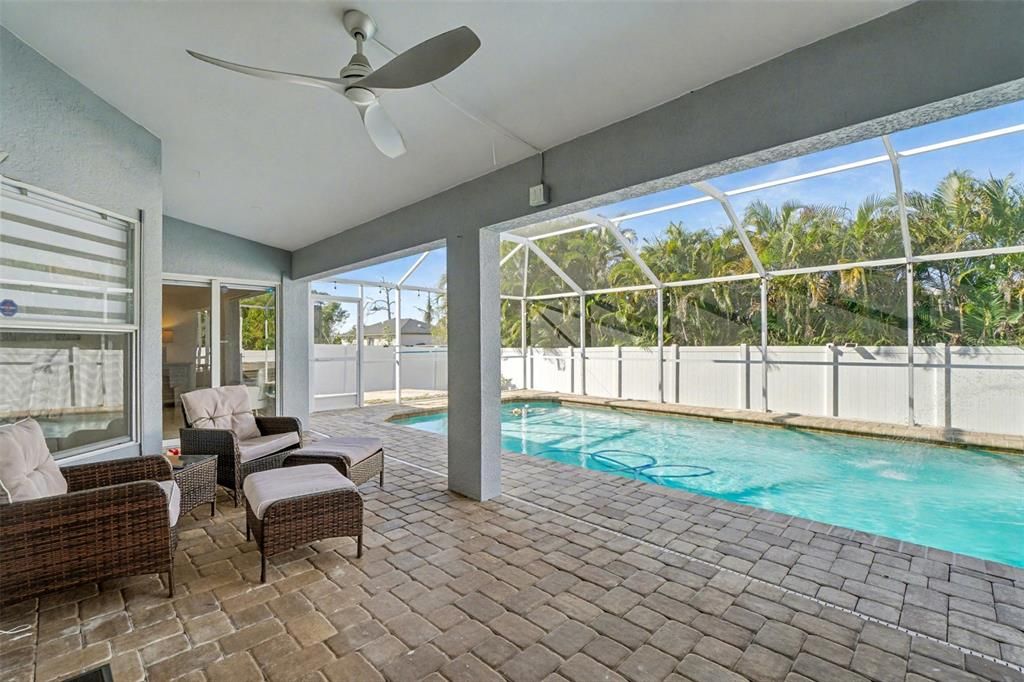 For Sale: $439,000 (4 beds, 2 baths, 2243 Square Feet)