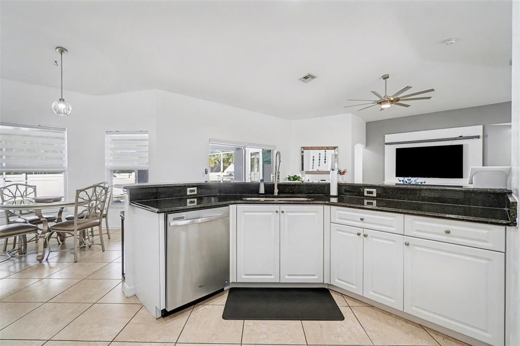 For Sale: $439,000 (4 beds, 2 baths, 2243 Square Feet)