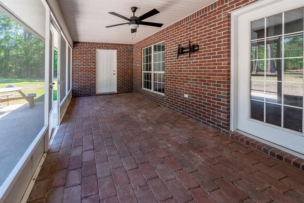For Sale: $849,000 (4 beds, 3 baths, 2695 Square Feet)