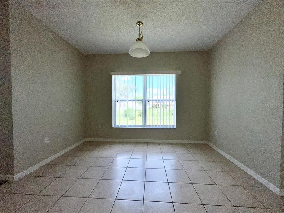 For Rent: $2,000 (4 beds, 2 baths, 2931 Square Feet)