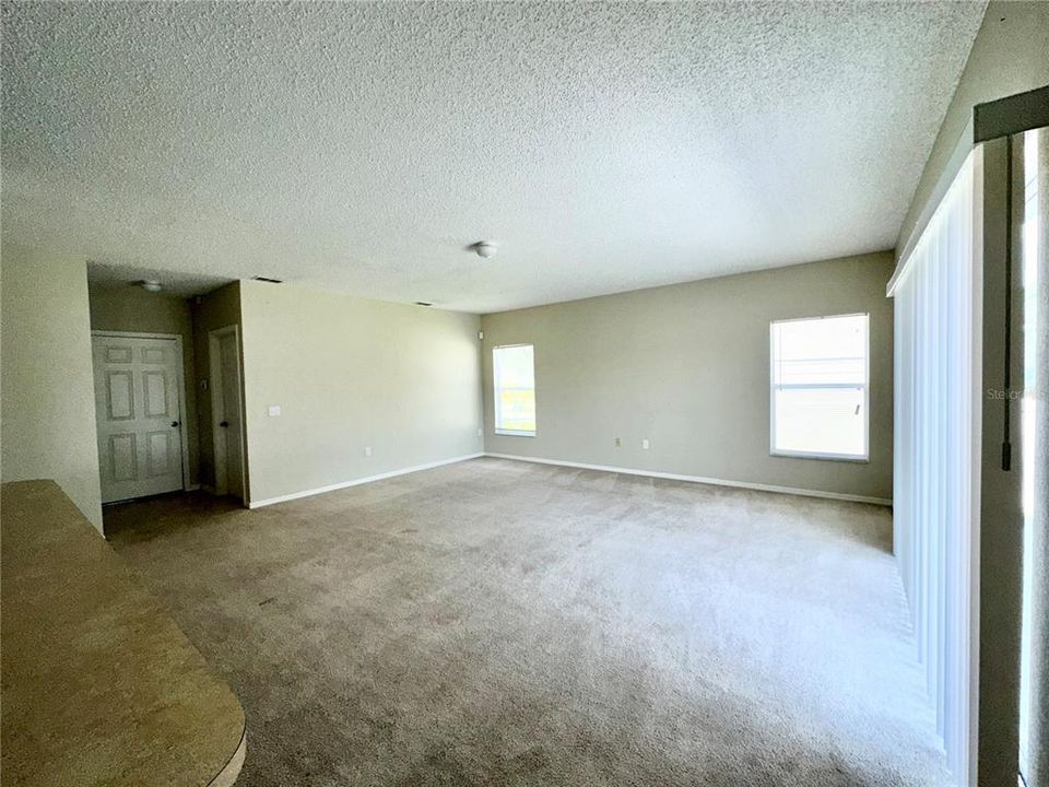 For Rent: $2,000 (4 beds, 2 baths, 2931 Square Feet)