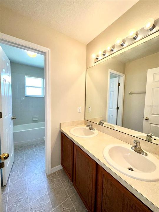 For Rent: $2,000 (4 beds, 2 baths, 2931 Square Feet)