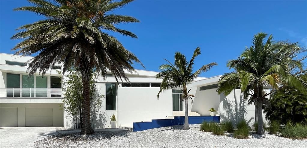 For Sale: $5,195,000 (4 beds, 3 baths, 3774 Square Feet)