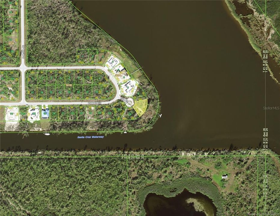 На продажу: $359,000 (0.27 acres)