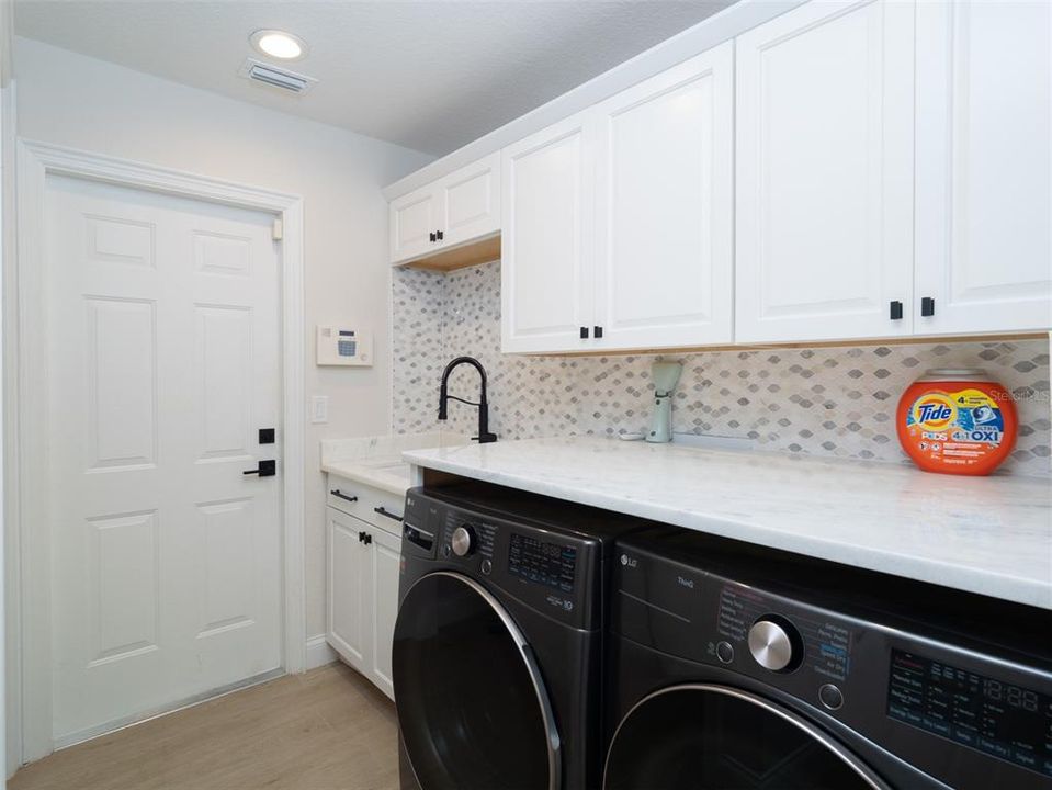 For Sale: $4,125,000 (3 beds, 2 baths, 2318 Square Feet)