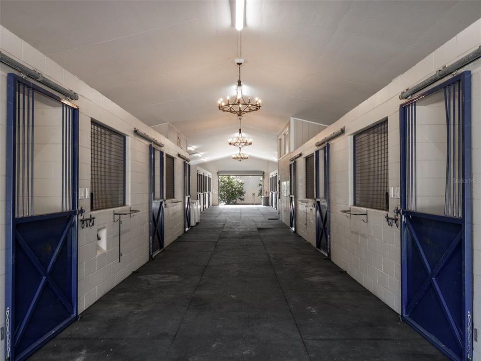 For Sale: $4,125,000 (3 beds, 2 baths, 2318 Square Feet)