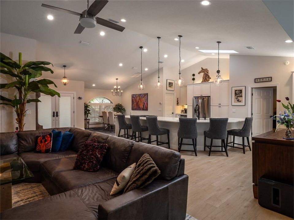 For Sale: $4,125,000 (3 beds, 2 baths, 2318 Square Feet)