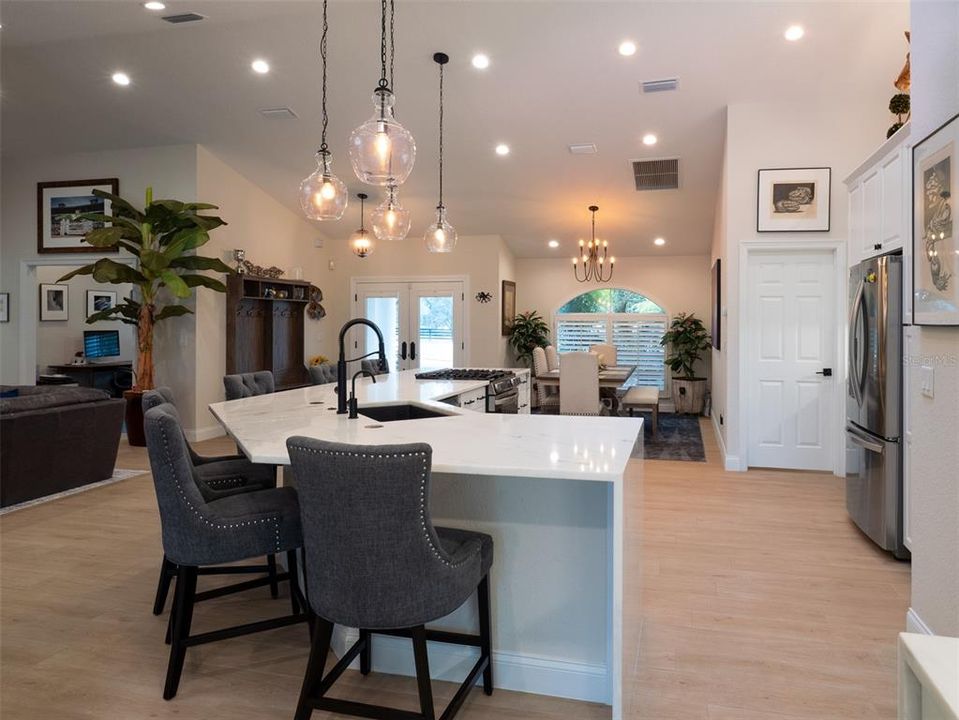 For Sale: $4,125,000 (3 beds, 2 baths, 2318 Square Feet)