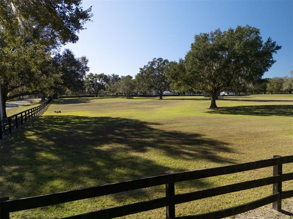 For Sale: $4,125,000 (3 beds, 2 baths, 2318 Square Feet)