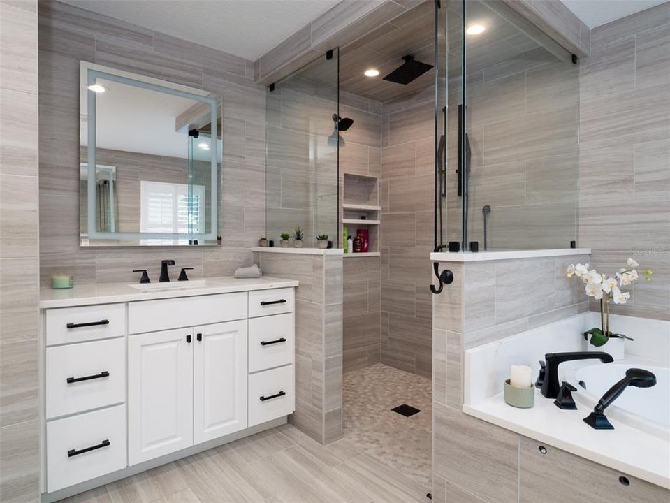 For Sale: $4,125,000 (3 beds, 2 baths, 2318 Square Feet)