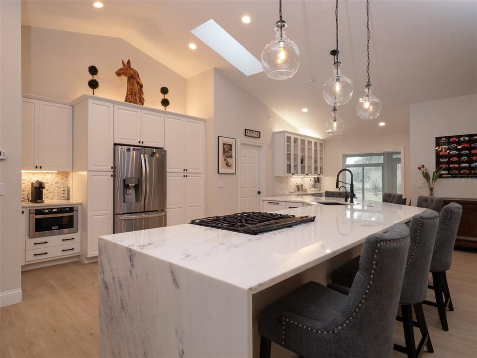 For Sale: $4,125,000 (3 beds, 2 baths, 2318 Square Feet)