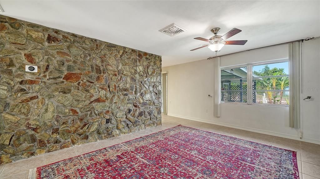 For Sale: $397,000 (4 beds, 3 baths, 1981 Square Feet)