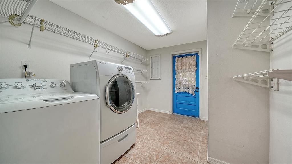 For Sale: $397,000 (4 beds, 3 baths, 1981 Square Feet)