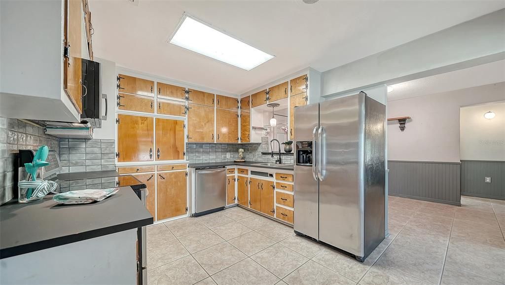 For Sale: $397,000 (4 beds, 3 baths, 1981 Square Feet)