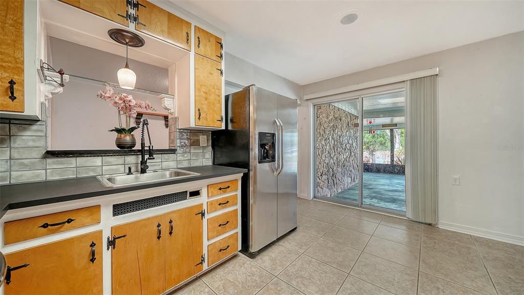 For Sale: $397,000 (4 beds, 3 baths, 1981 Square Feet)