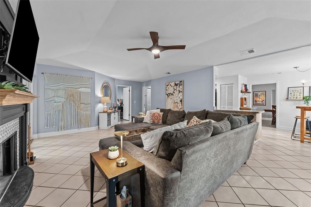 На продажу: $535,000 (3 спален, 2 ванн, 1875 Квадратных фут)