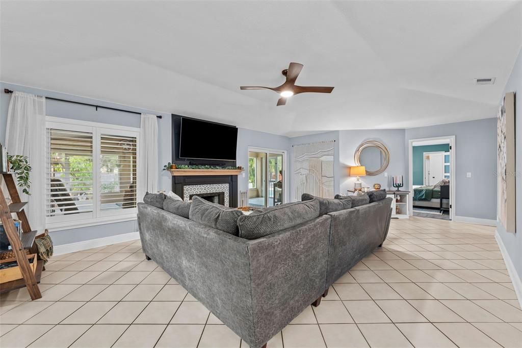 На продажу: $535,000 (3 спален, 2 ванн, 1875 Квадратных фут)