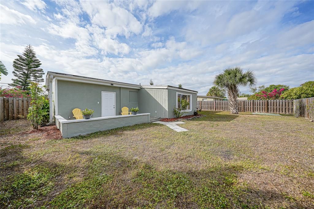 待售: $200,000 (3 贝兹, 1 浴室, 952 平方英尺)