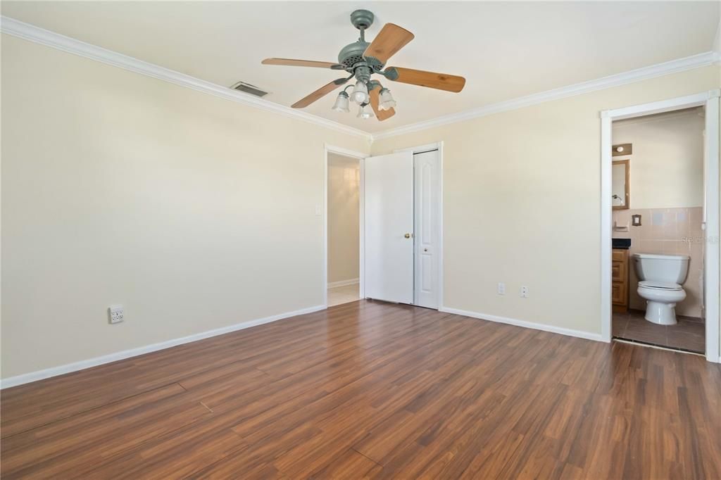 For Sale: $250,000 (3 beds, 2 baths, 1161 Square Feet)