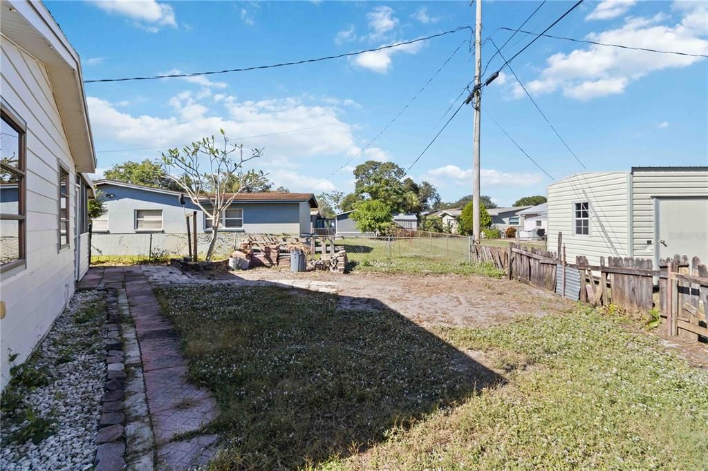 For Sale: $250,000 (3 beds, 2 baths, 1161 Square Feet)