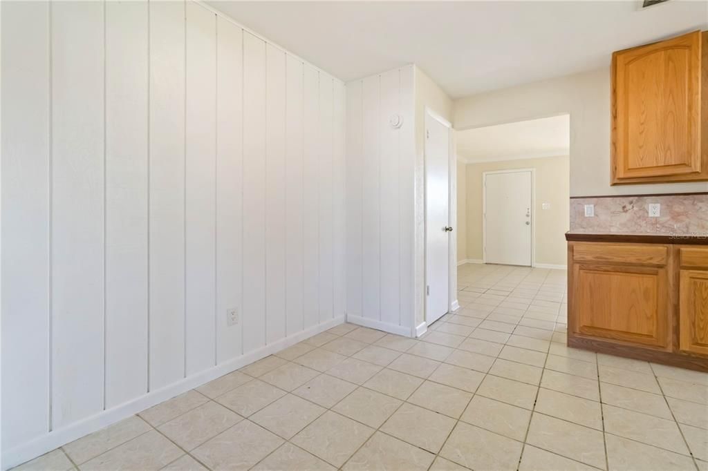 For Sale: $250,000 (3 beds, 2 baths, 1161 Square Feet)