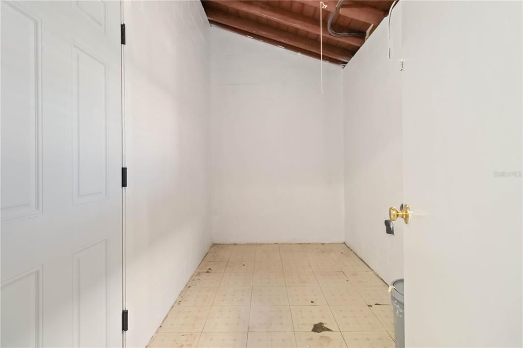 For Sale: $250,000 (3 beds, 2 baths, 1161 Square Feet)