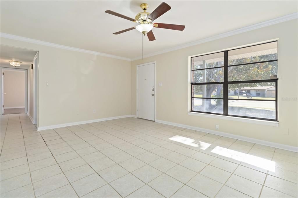 For Sale: $250,000 (3 beds, 2 baths, 1161 Square Feet)