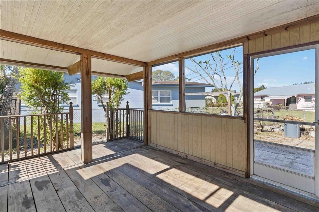 For Sale: $250,000 (3 beds, 2 baths, 1161 Square Feet)