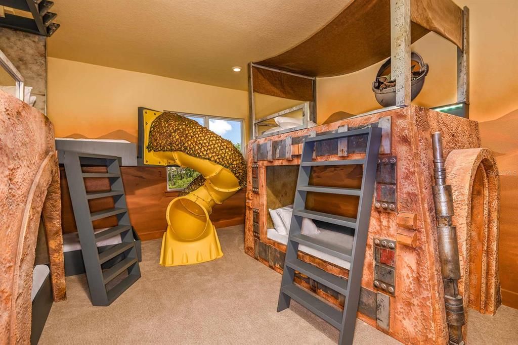 На продажу: $875,000 (6 спален, 6 ванн, 3780 Квадратных фут)