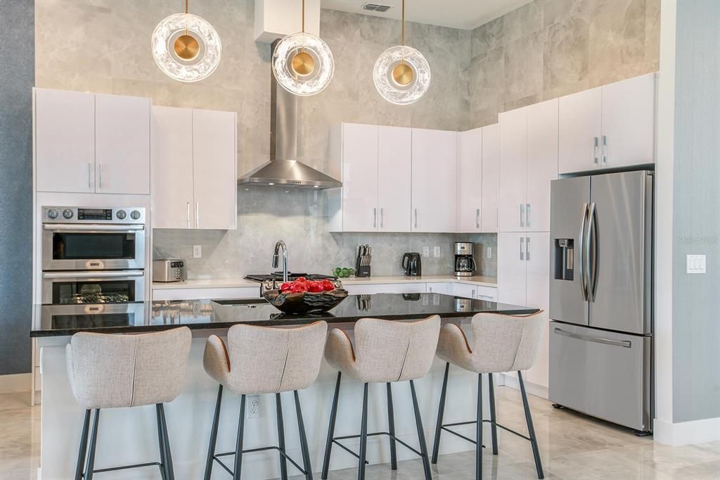 На продажу: $875,000 (6 спален, 6 ванн, 3780 Квадратных фут)