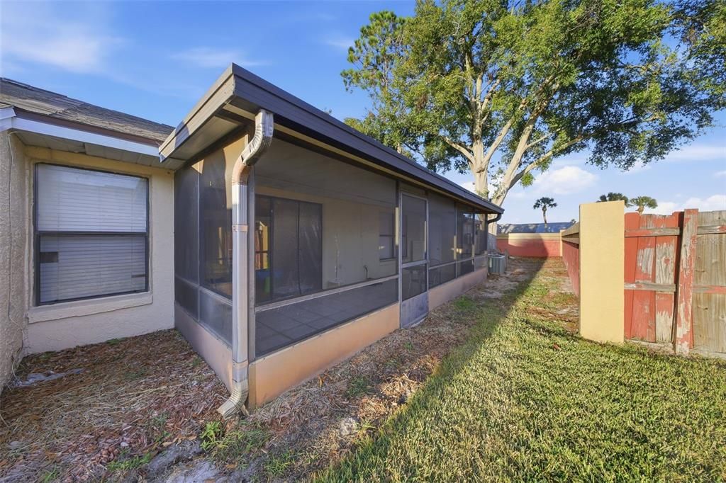 待售: $245,000 (3 贝兹, 2 浴室, 1070 平方英尺)