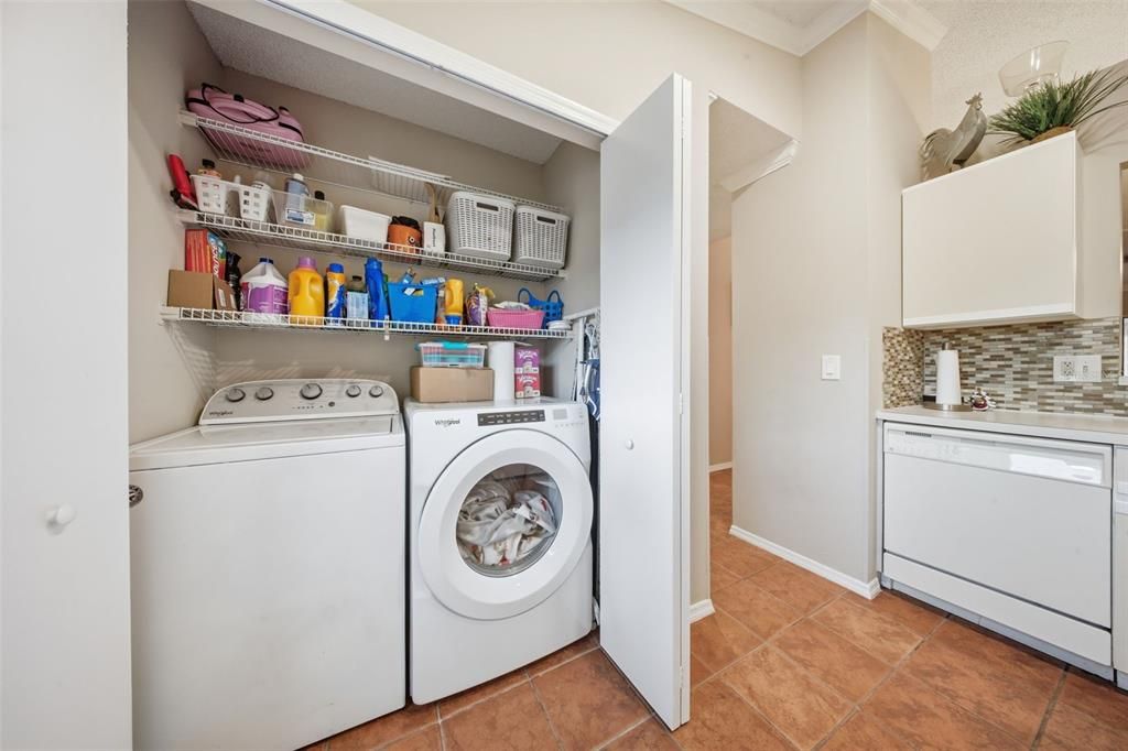 待售: $245,000 (3 贝兹, 2 浴室, 1070 平方英尺)