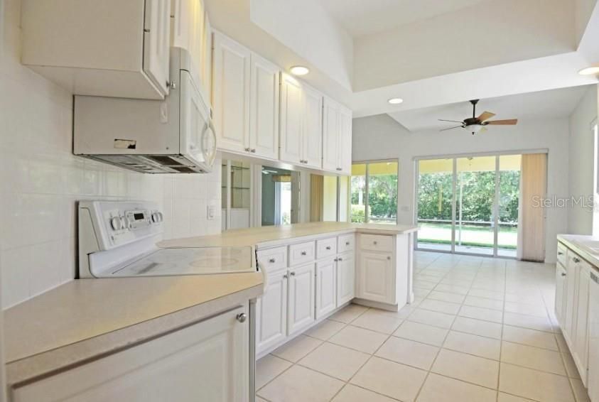 For Rent: $2,995 (3 beds, 3 baths, 2008 Square Feet)