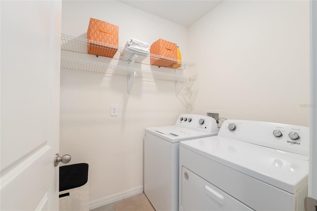 En Venta: $337,000 (4 camas, 2 baños, 1827 Pies cuadrados)