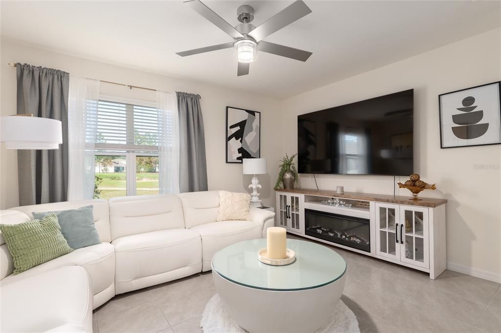 En Venta: $337,000 (4 camas, 2 baños, 1827 Pies cuadrados)