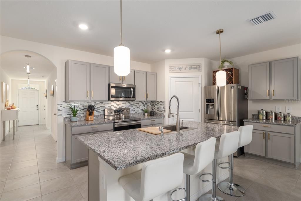 En Venta: $337,000 (4 camas, 2 baños, 1827 Pies cuadrados)