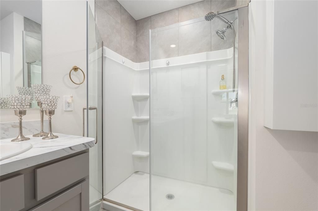 En Venta: $337,000 (4 camas, 2 baños, 1827 Pies cuadrados)