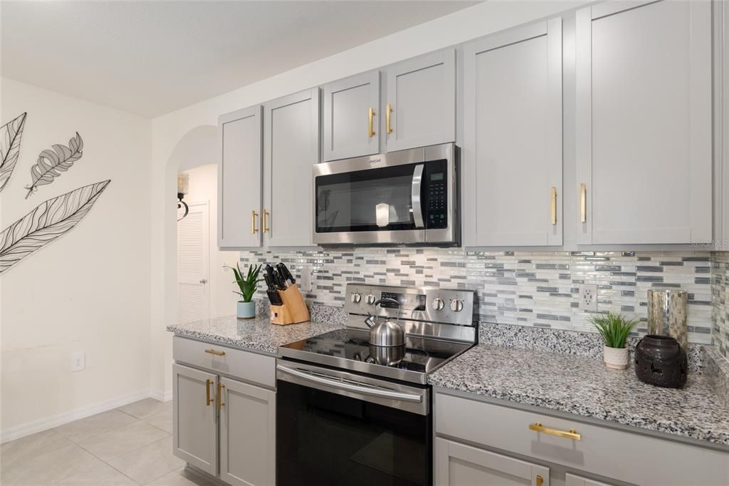 En Venta: $337,000 (4 camas, 2 baños, 1827 Pies cuadrados)